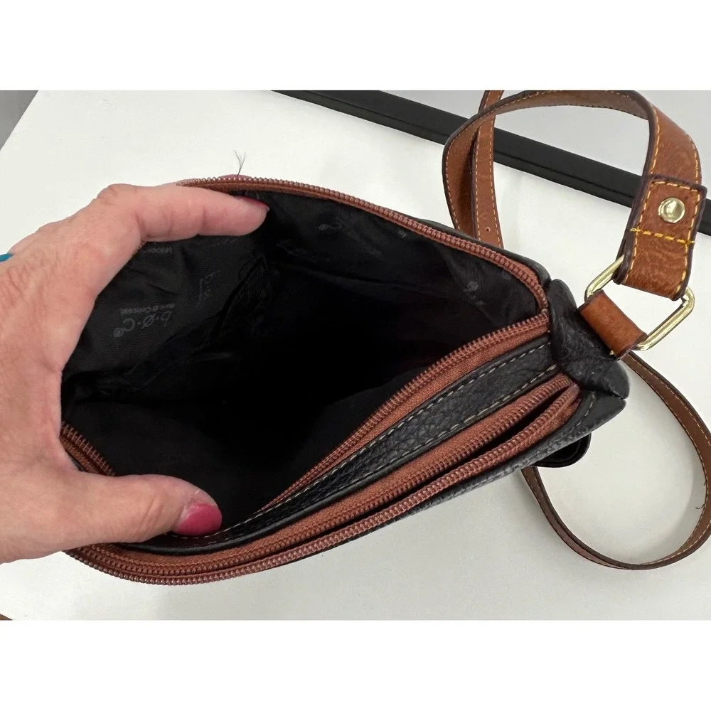 b.o.c. Born Concept‎ Black Tan Faux Leather Triple Zip Crossbody Organizer Bag